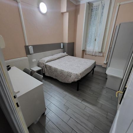 Hotel Barone Генуя Экстерьер фото