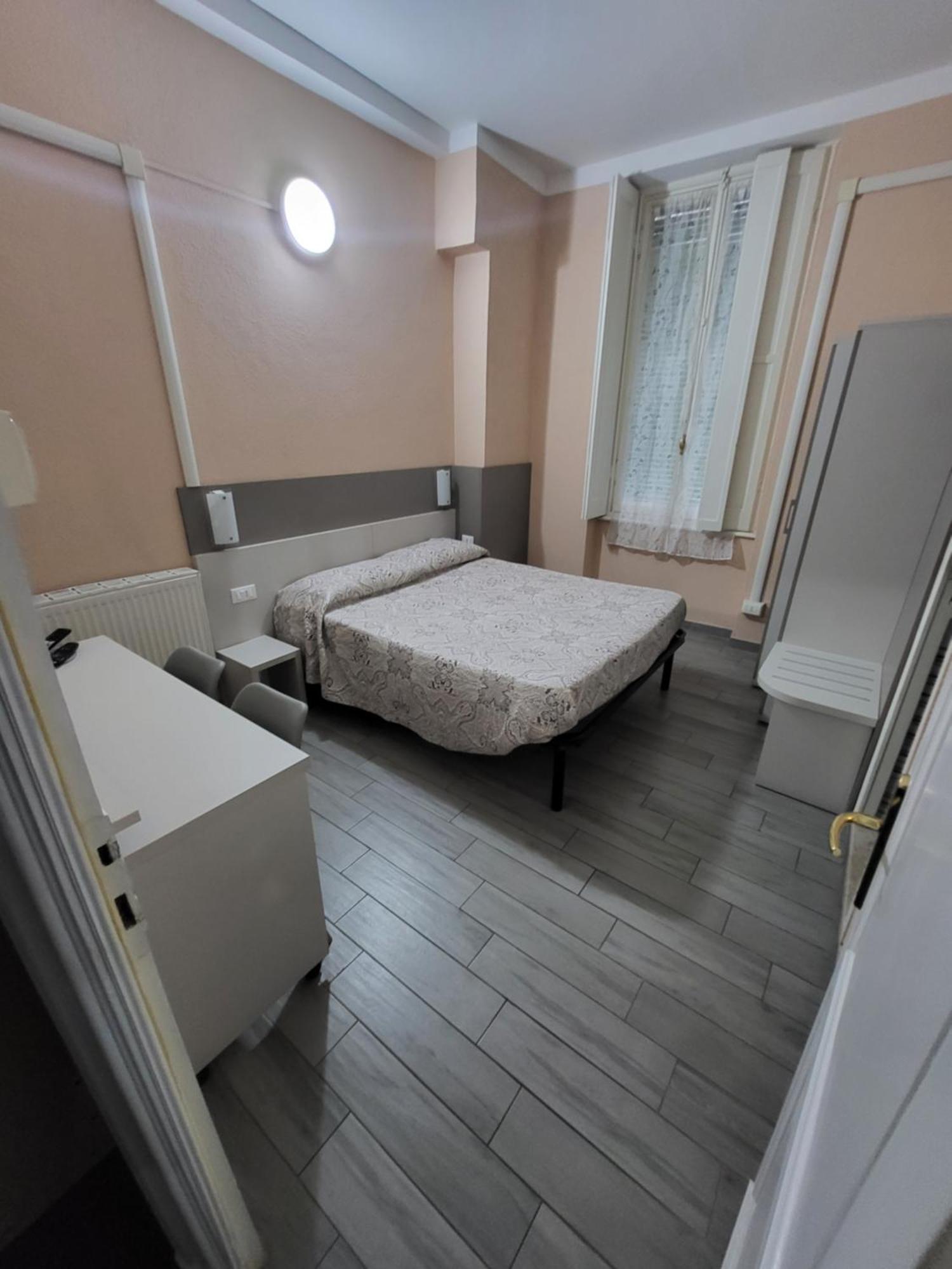 Hotel Barone Генуя Экстерьер фото