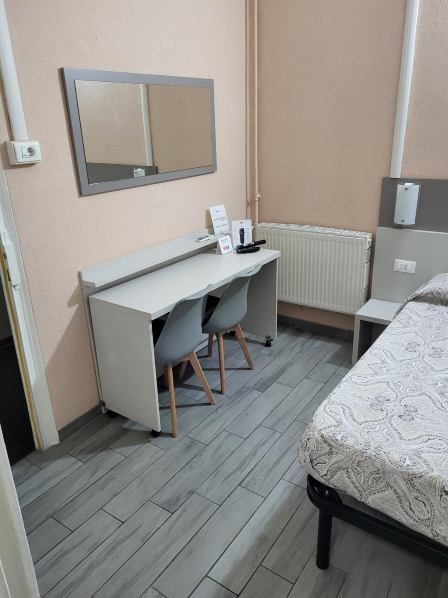 Hotel Barone Генуя Экстерьер фото