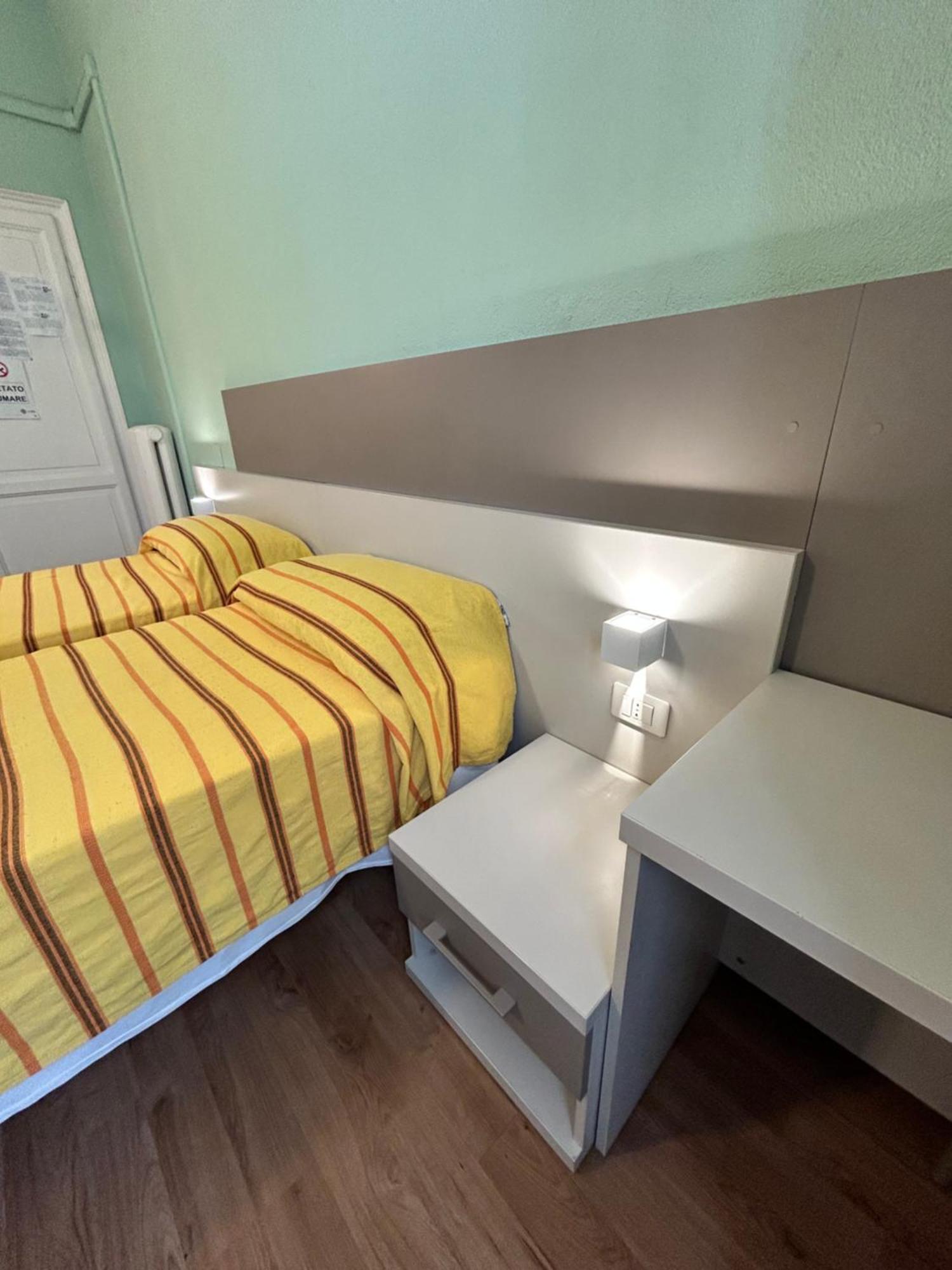 Hotel Barone Генуя Экстерьер фото