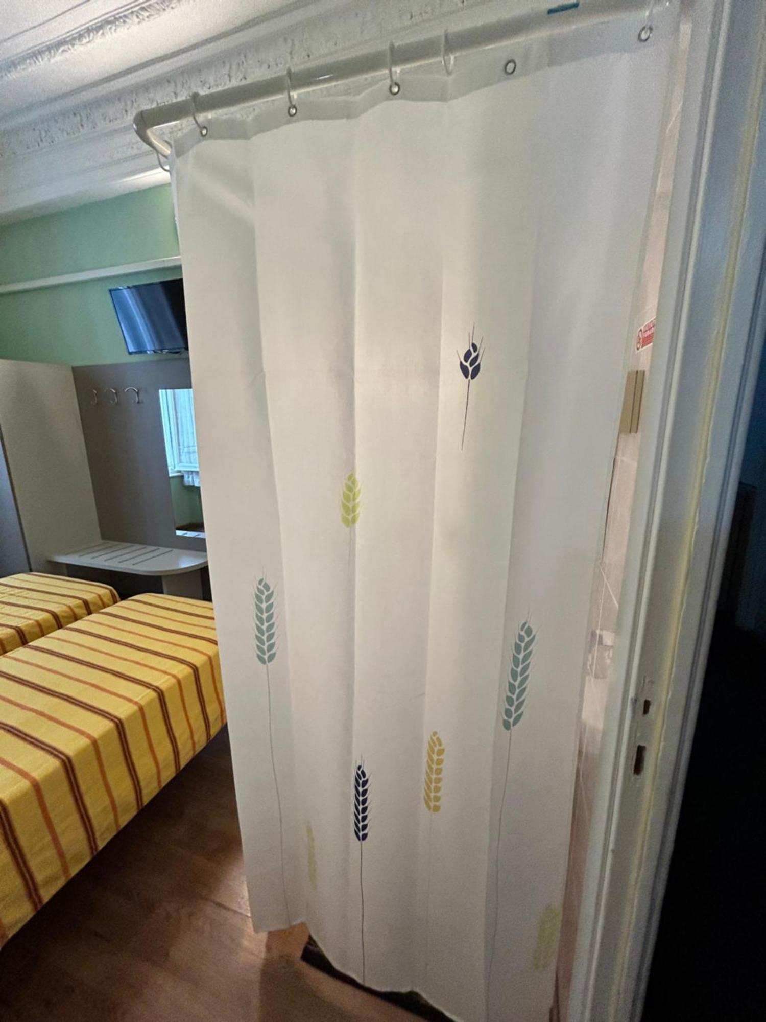 Hotel Barone Генуя Экстерьер фото