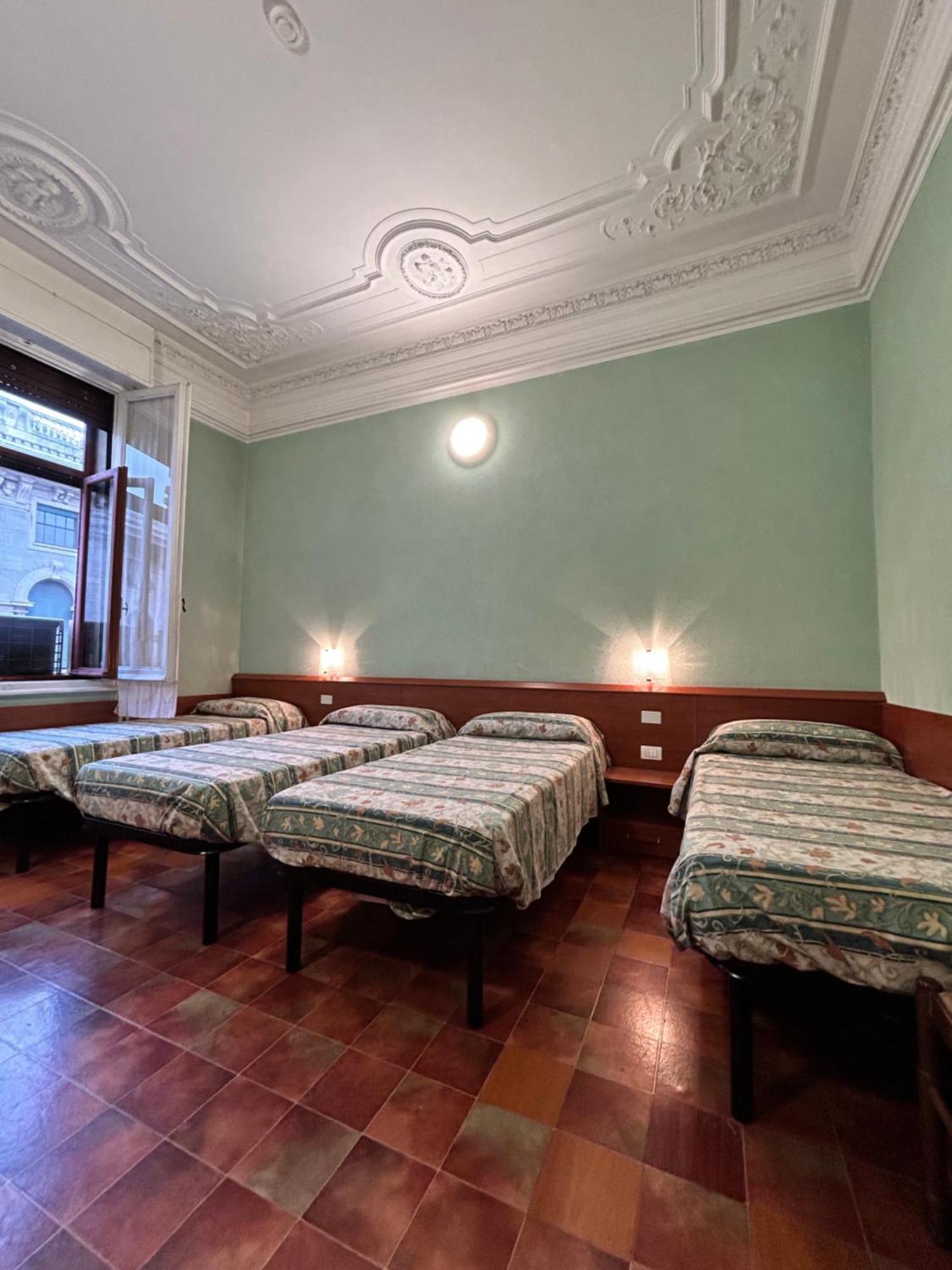 Hotel Barone Генуя Экстерьер фото