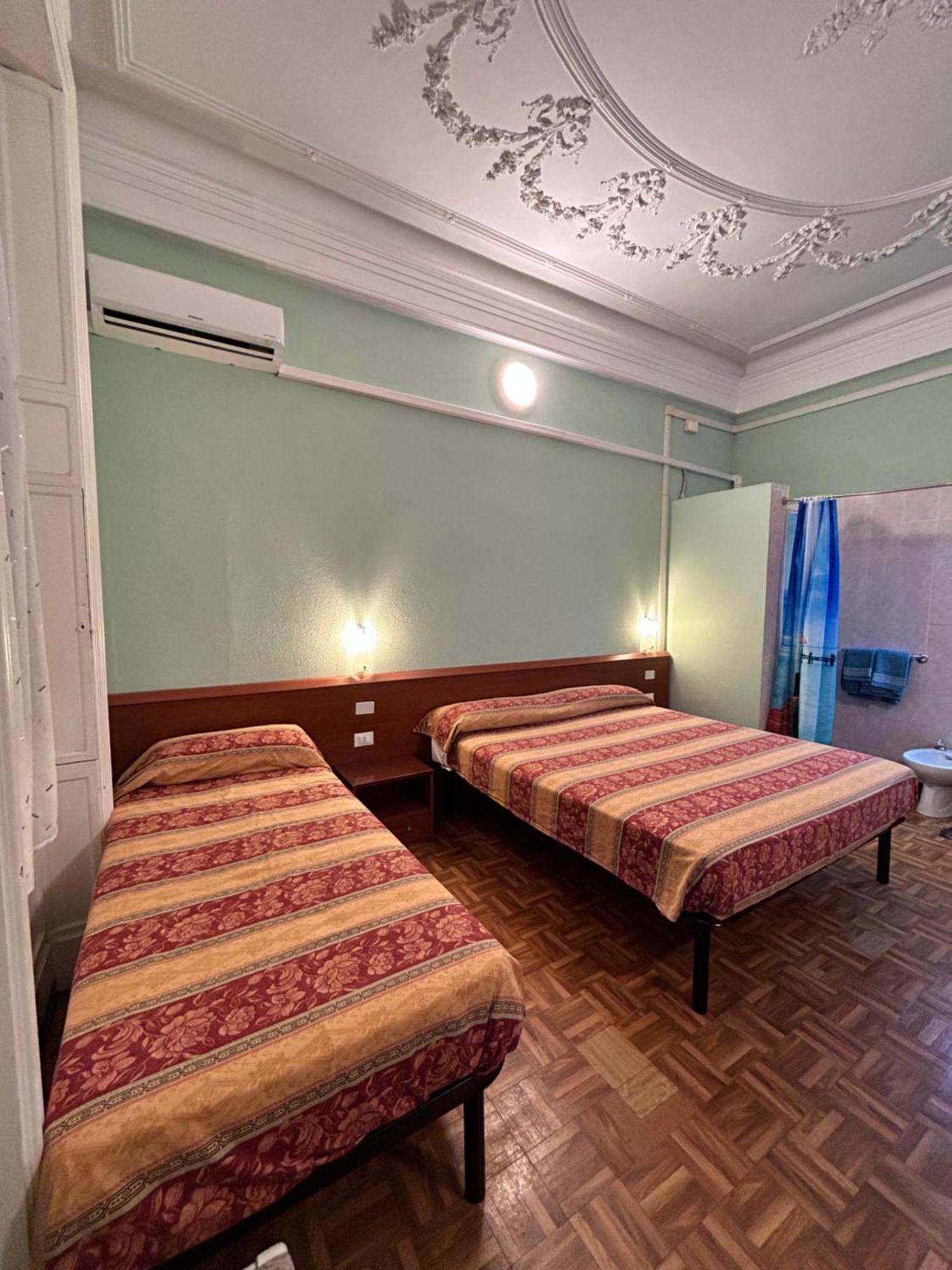 Hotel Barone Генуя Экстерьер фото