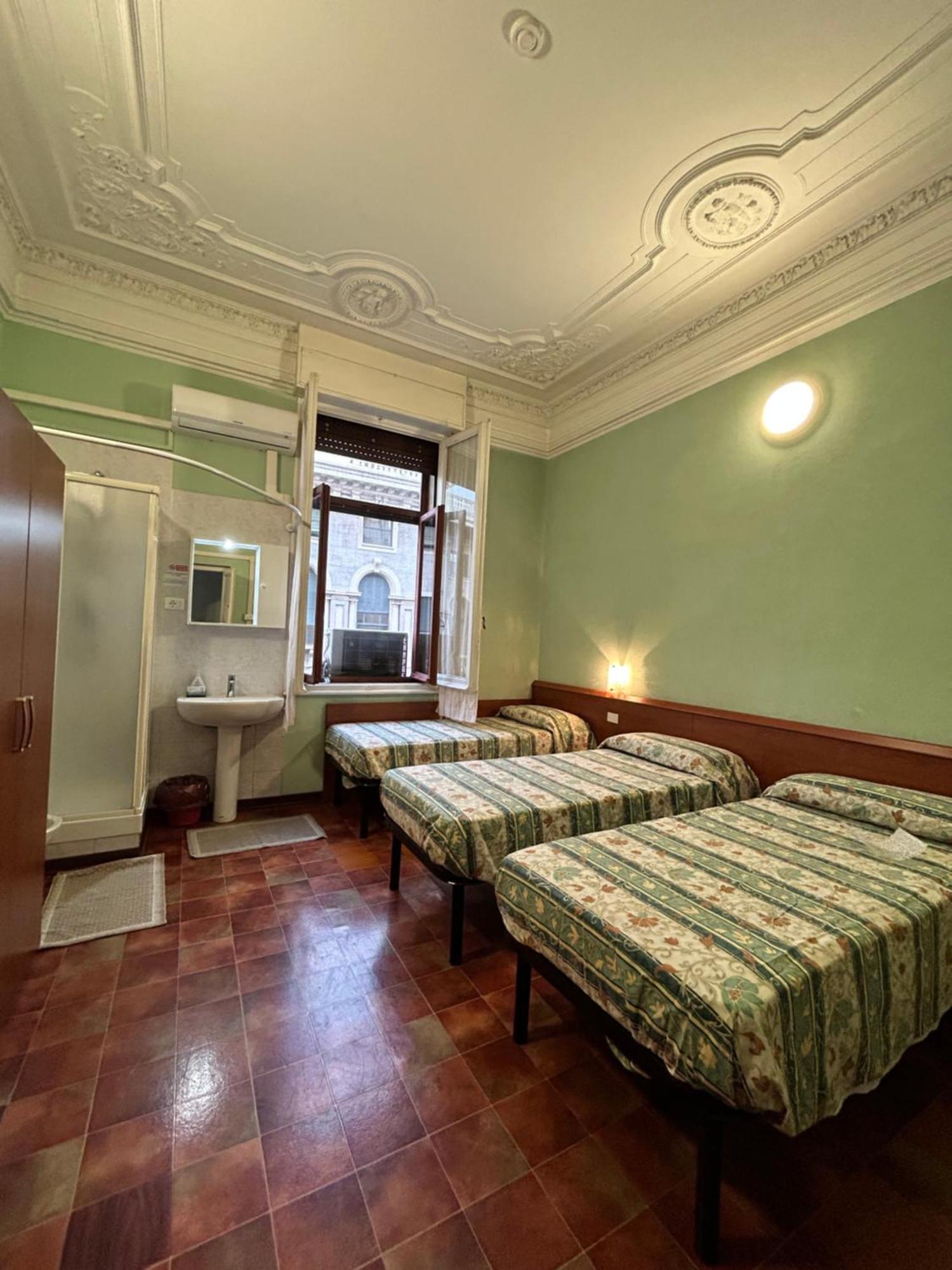 Hotel Barone Генуя Экстерьер фото
