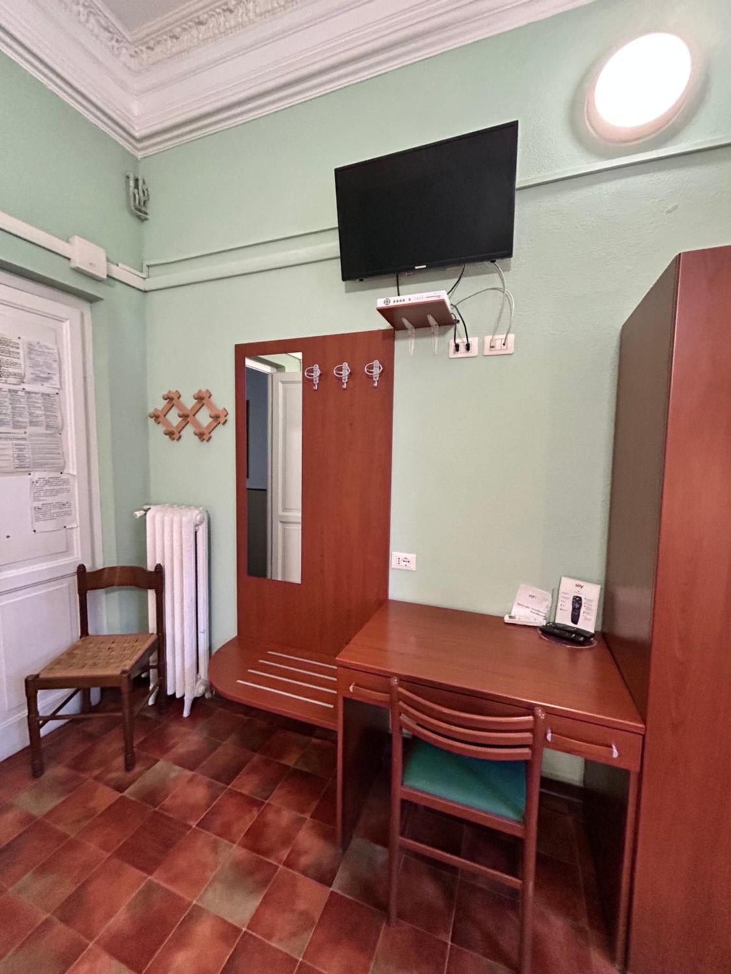 Hotel Barone Генуя Экстерьер фото