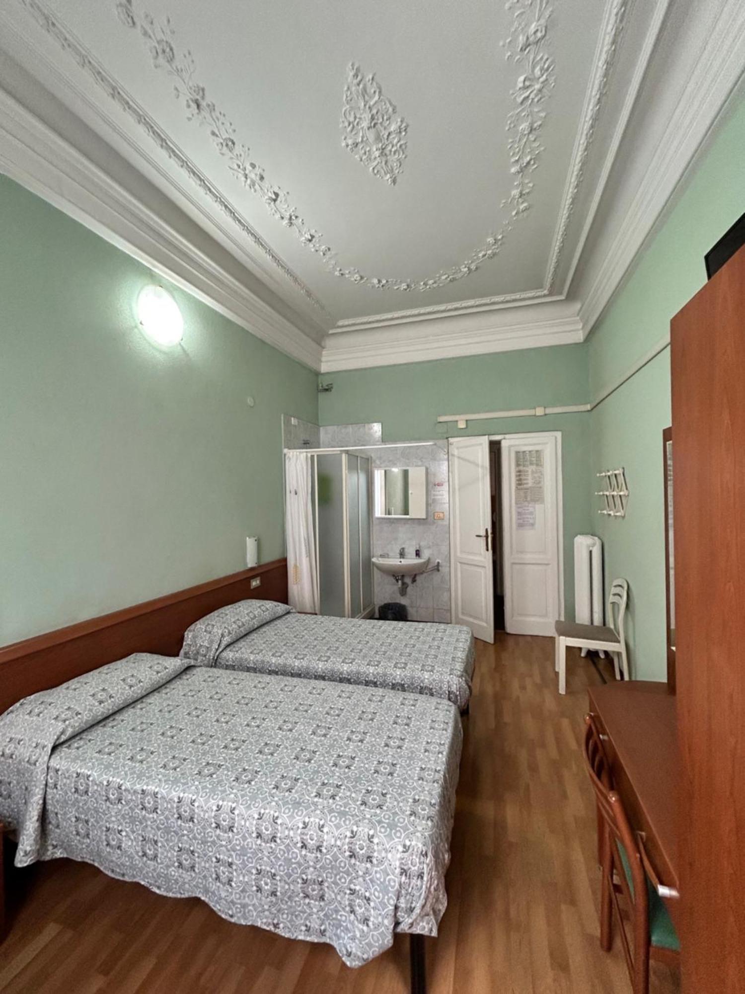 Hotel Barone Генуя Экстерьер фото