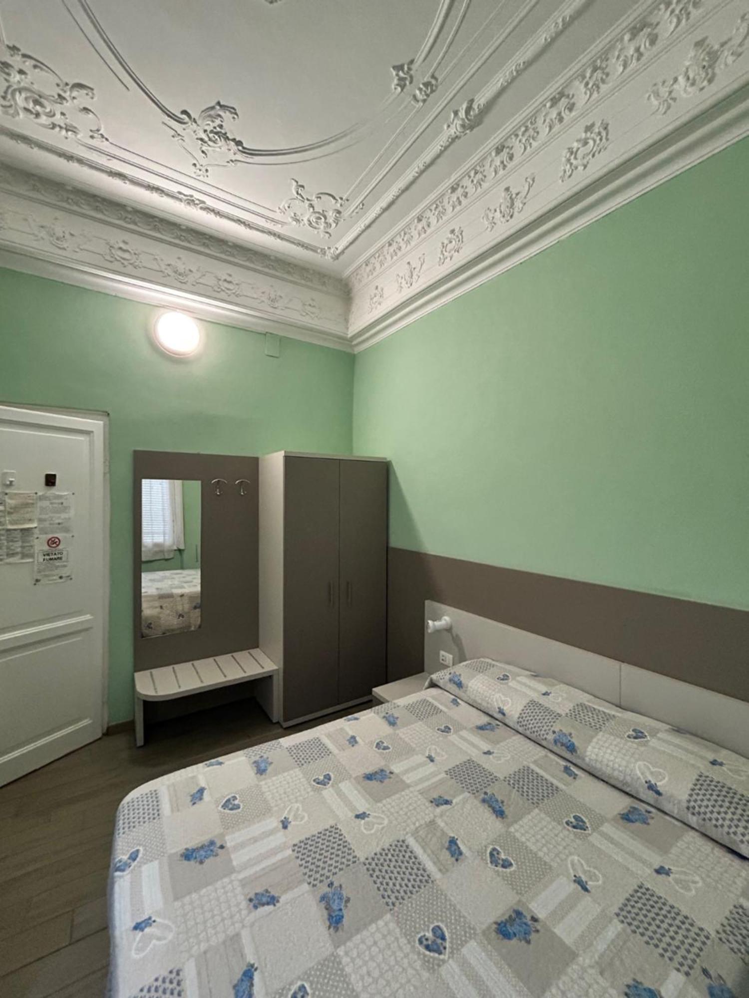Hotel Barone Генуя Экстерьер фото